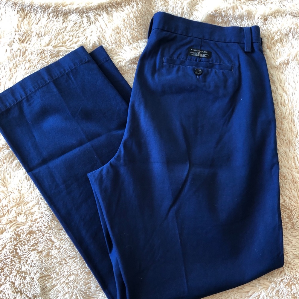 BANANA REPUBLIC MENS CHINO / KHAKI